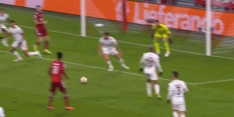 九游娱乐登录入口-【欧冠】莱万3球1助攻 拜仁5比2本菲卡提前两轮出线